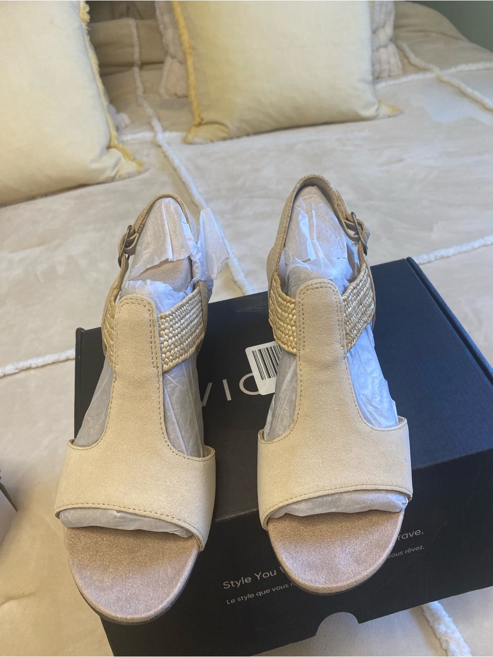 Vionic Kaytie Sandals in Beige